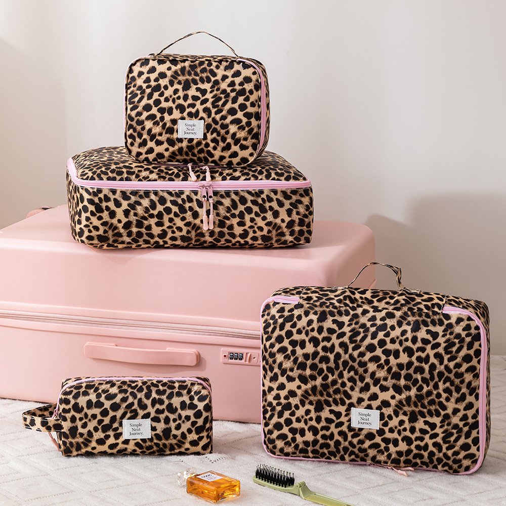 Leopard Makeup Bag Toiletry Cl - Women Accessories List บทวิจารณ์และราคา
