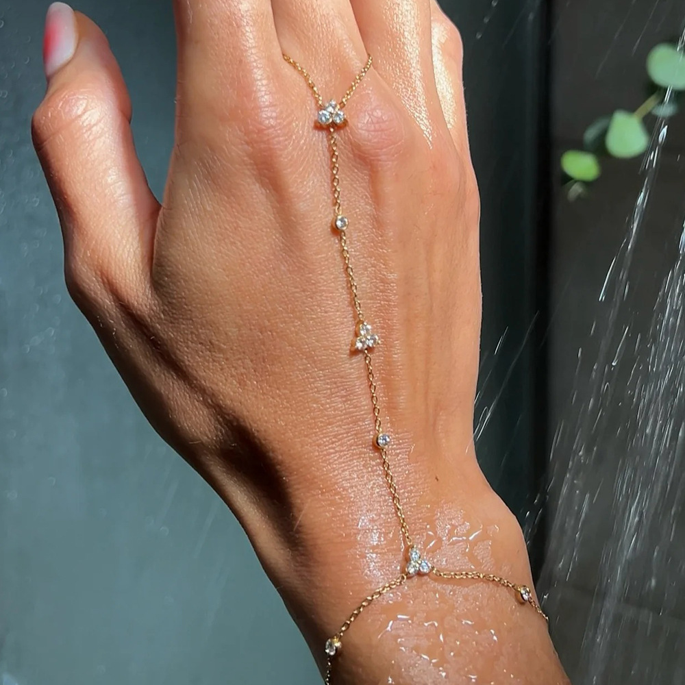 Crystal Fingerless Hand Chain  - Women'S Accessories Amazon บทวิจารณ์และราคา