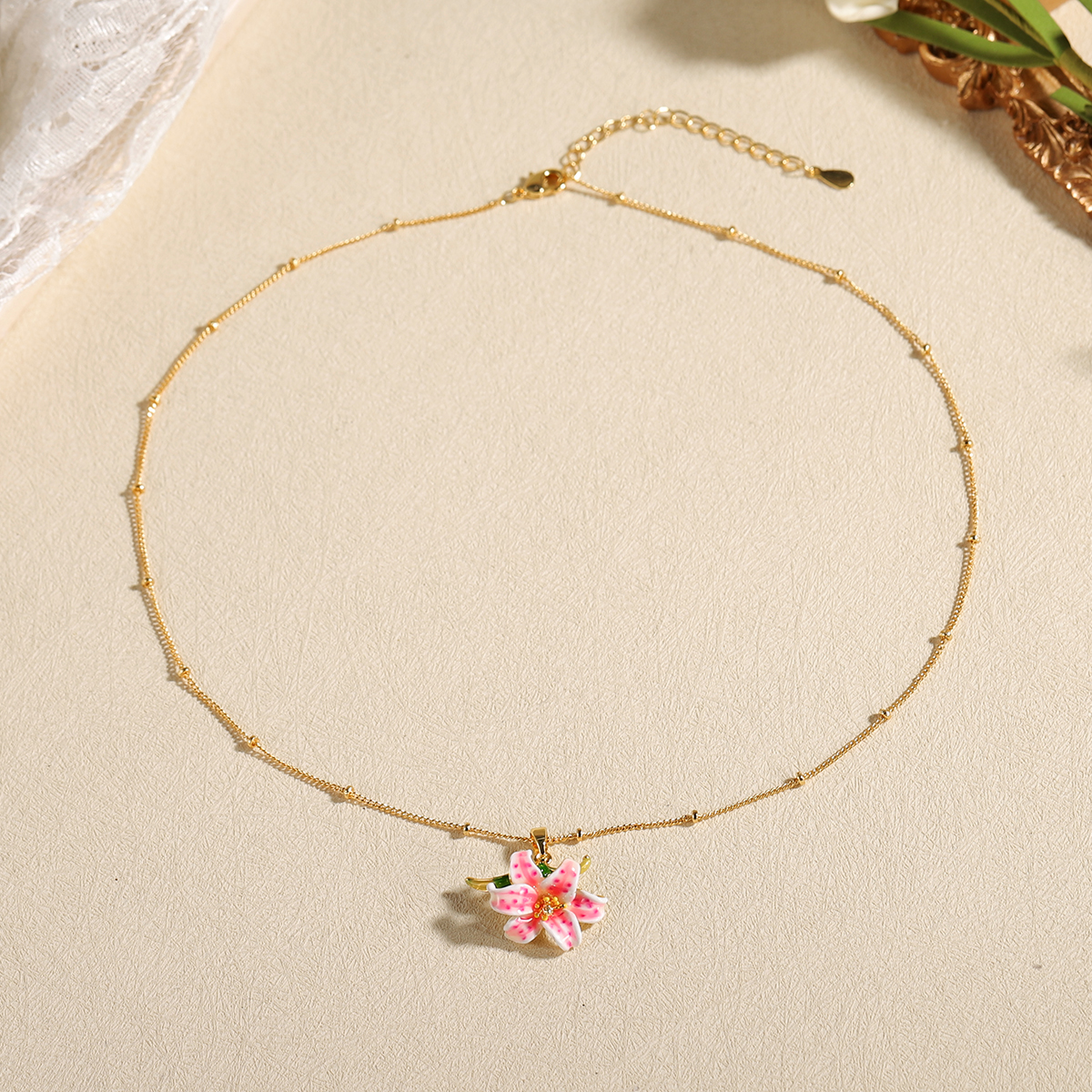Elegant Pink Lily Flower Penda - Charm Necklace Dainty บทวิจารณ์และราคา